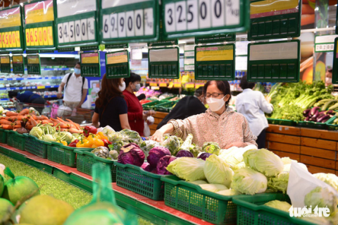 Retail giants to open hundreds of new supermarkets, convenience stores in Vietnam by year-end
