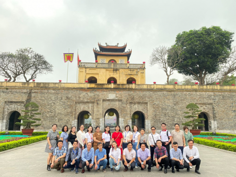 Promoting Vietnamese tourism abroad